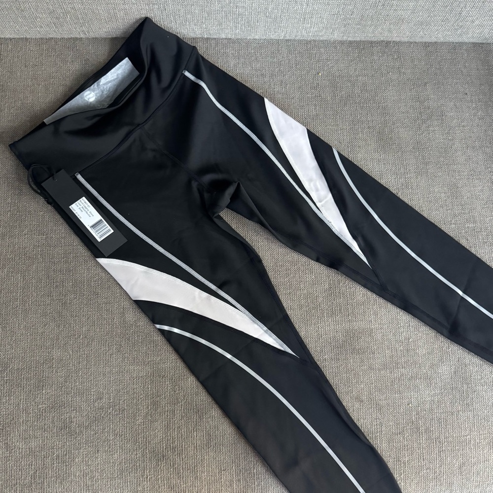 NWT Noli Black and White Athletic Leggings - size S